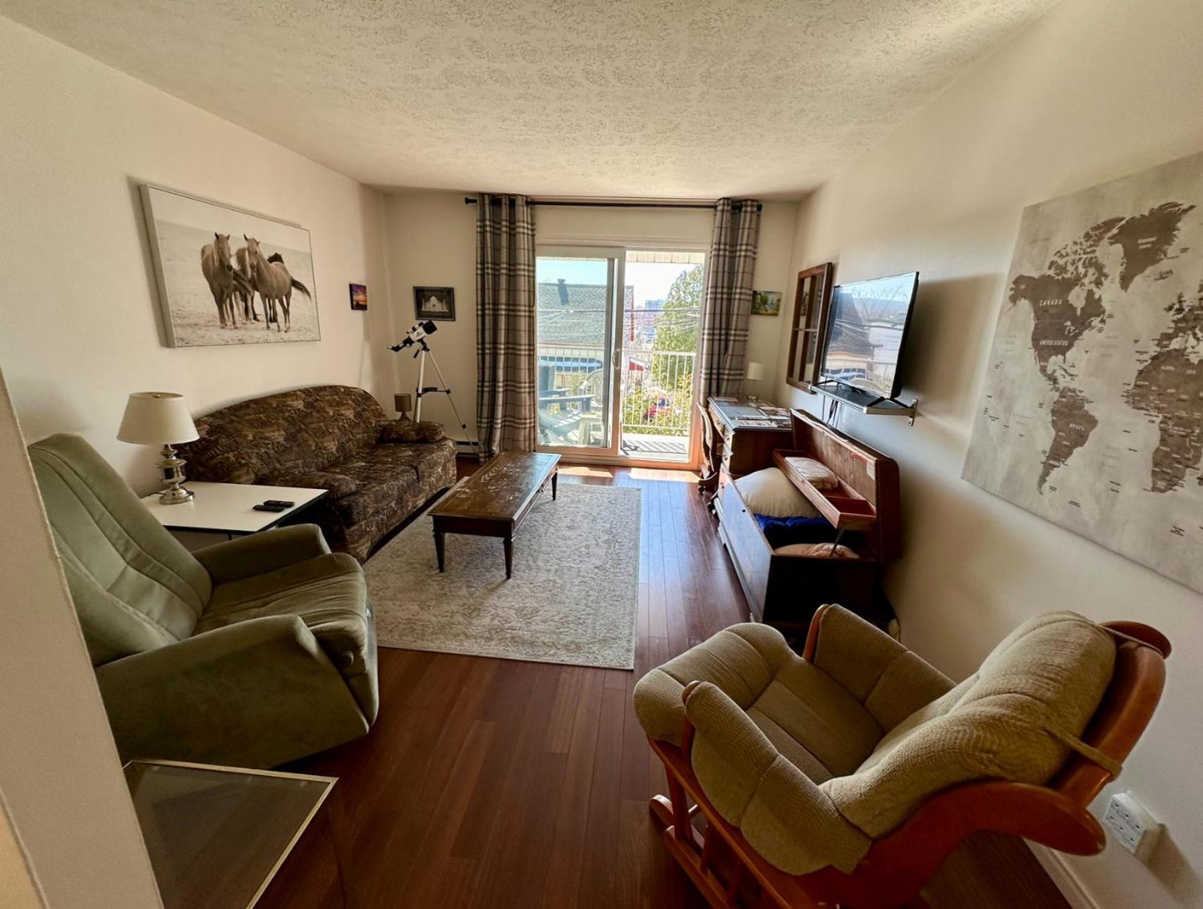 Quiet, Comfortable Great Location 2 Bedroom Sherbrooke Exterior photo