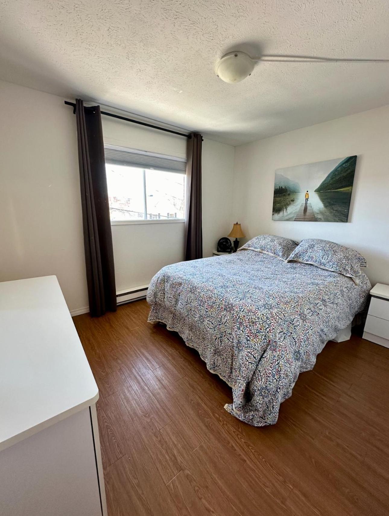 Quiet, Comfortable Great Location 2 Bedroom Sherbrooke Exterior photo
